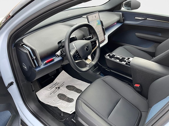 Volvo EX30 9 of 18