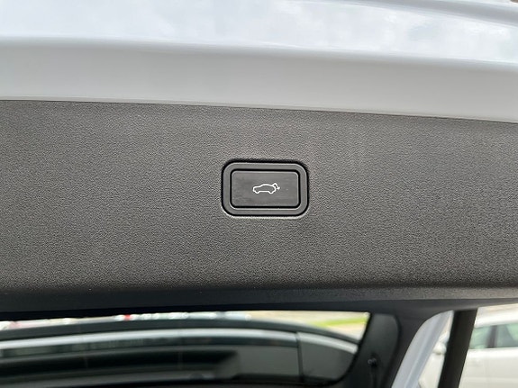 Volvo EX30 16 of 18