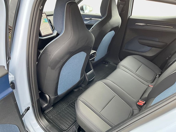 Volvo EX30 13 of 18
