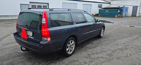Volvo V70 3 of 8