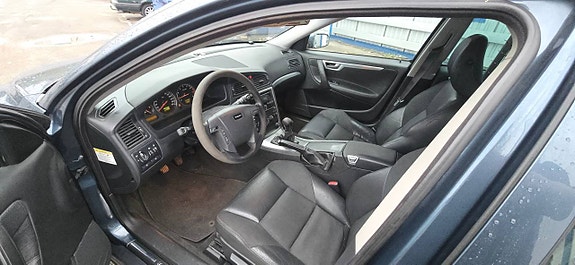 Volvo V70 6 of 8