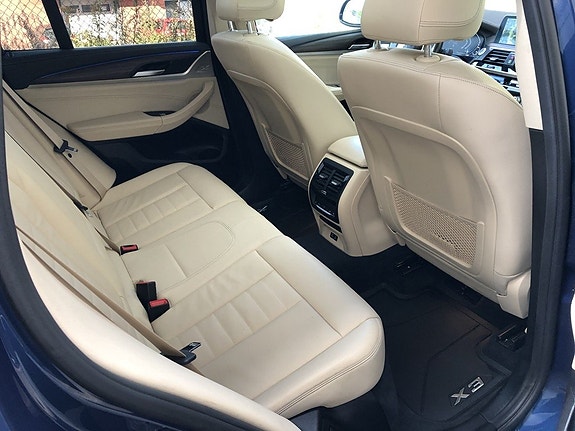 BMW X3 8 of 12