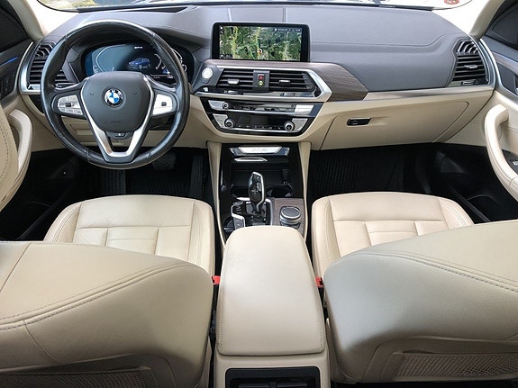 BMW X3 9 of 12