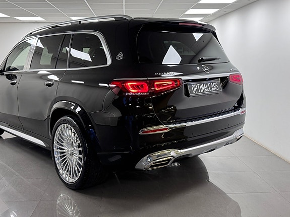 Mercedes-Benz GLS600 24 of 24