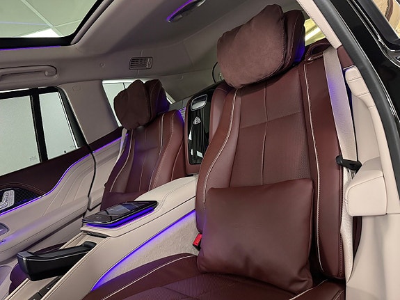 Mercedes-Benz GLS600 20 of 24