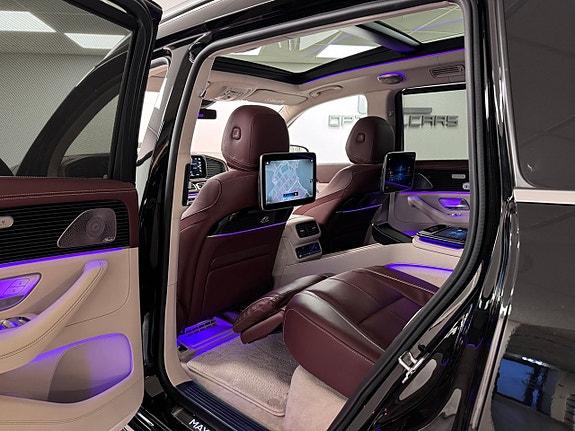 Mercedes-Benz GLS600 21 of 24