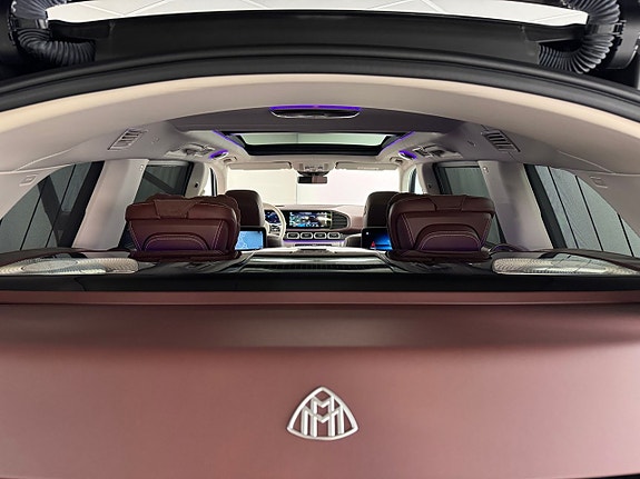 Mercedes-Benz GLS600 18 of 24