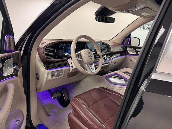 Mercedes-Benz GLS600 3 of 24