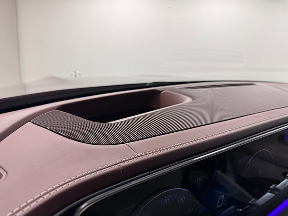 Mercedes-Benz GLS600 17 of 24