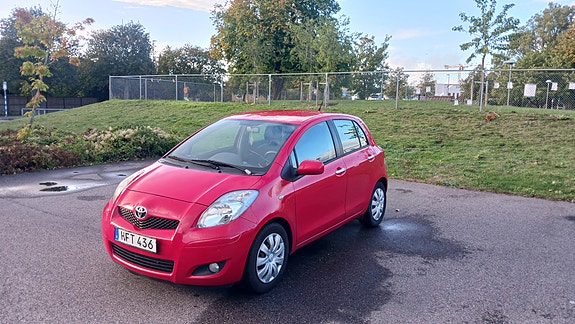Toyota Yaris 17 of 17