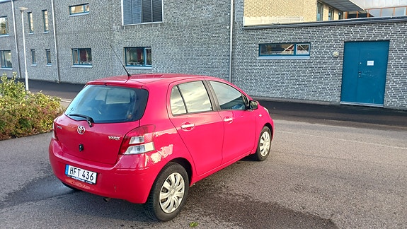 Toyota Yaris 16 of 17