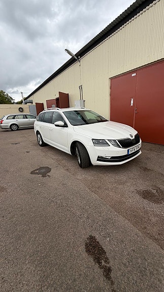Skoda Octavia 3 of 7