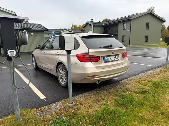 BMW 318d 3 of 4