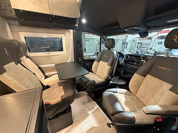 Robeta Adonis Mercedes 4x4 Off Road! 190HK AUT! 500AH litium! Inverter! Clesana toa! Gasdriven induktionshäll! Vinteranp 2 of 18