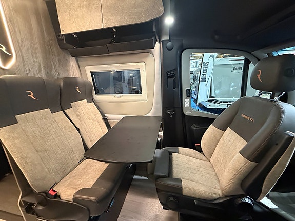 Robeta Adonis Mercedes 4x4 Off Road! 190HK AUT! 500AH litium! Inverter! Clesana toa! Gasdriven induktionshäll! Vinteranp 5 of 18