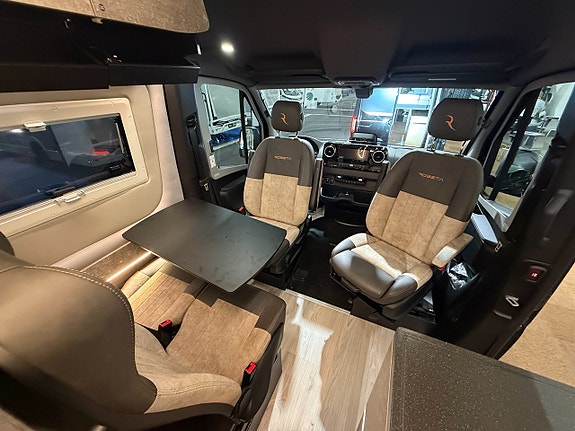Robeta Adonis Mercedes 4x4 Off Road! 190HK AUT! 500AH litium! Inverter! Clesana toa! Gasdriven induktionshäll! Vinteranp 12 of 18