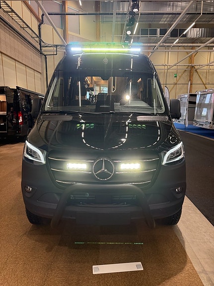 Robeta Adonis Mercedes 4x4 Off Road! 190HK AUT! 500AH litium! Inverter! Clesana toa! Gasdriven induktionshäll! Vinteranp 15 of 18