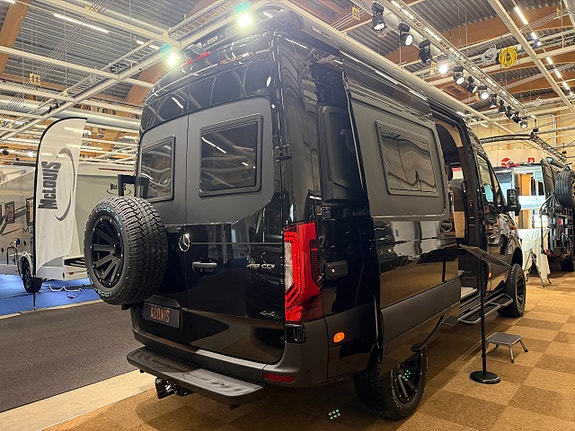 Robeta Adonis Mercedes 4x4 Off Road! 190HK AUT! 500AH litium! Inverter! Clesana toa! Gasdriven induktionshäll! Vinteranp 16 of 18