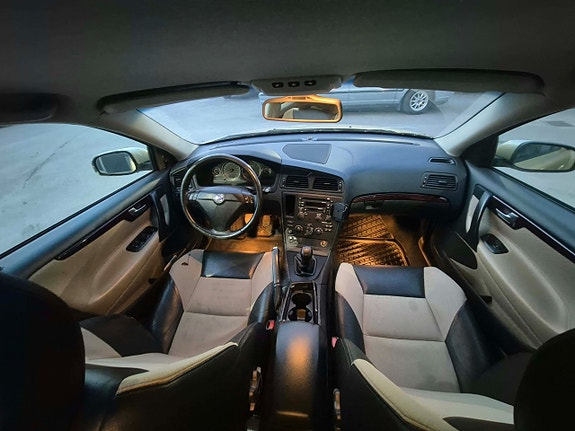 Volvo S60 9 of 14