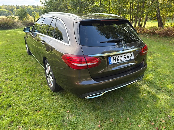Mercedes-Benz C220 7 of 20