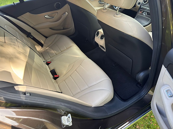 Mercedes-Benz C220 15 of 20