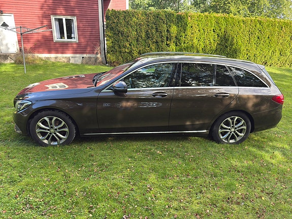 Mercedes-Benz C220 8 of 20