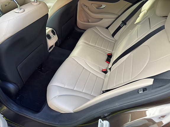 Mercedes-Benz C220 16 of 20