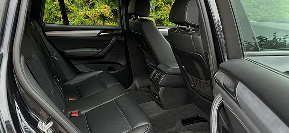 BMW X3 9 of 12