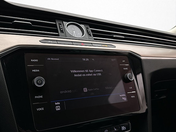 Volkswagen Passat Alltrack 26 of 30