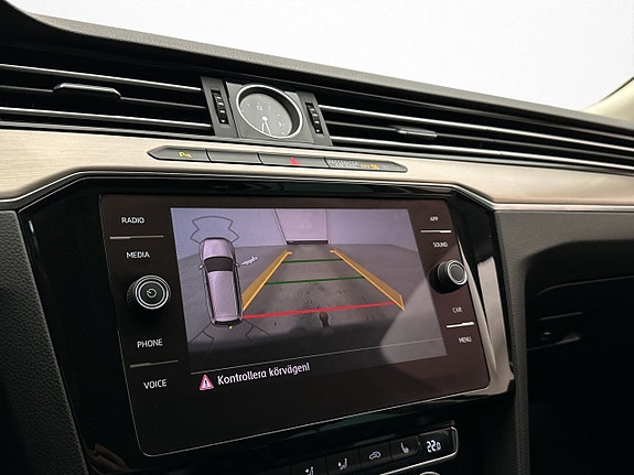 Volkswagen Passat Alltrack 23 of 30