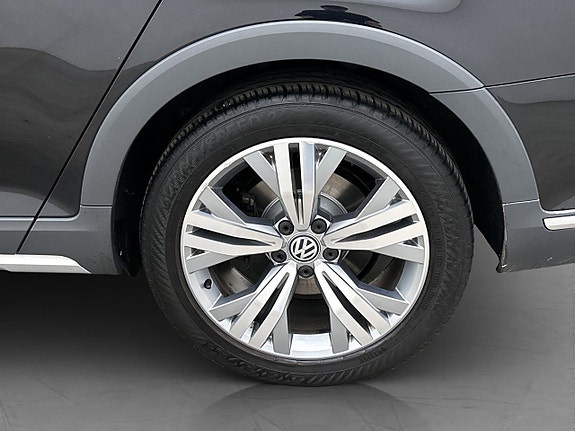 Volkswagen Passat Alltrack 30 of 30