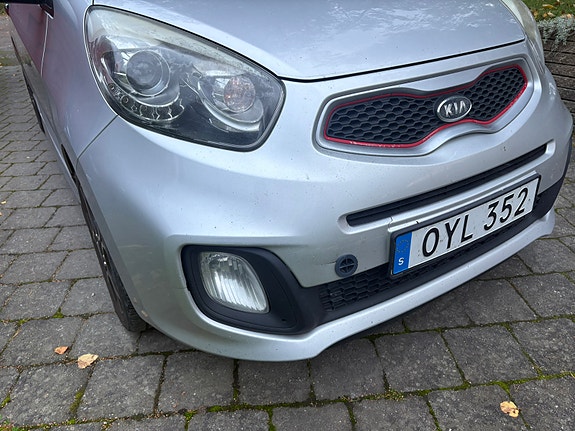 Kia Picanto 8 of 17