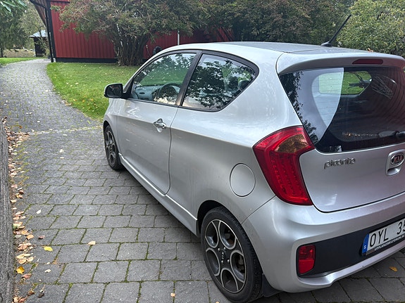 Kia Picanto 5 of 17