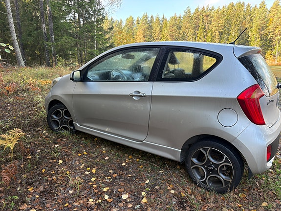 Kia Picanto 10 of 17