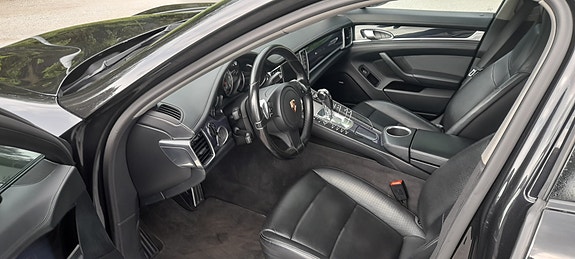 Porsche Panamera 4S 5 of 10
