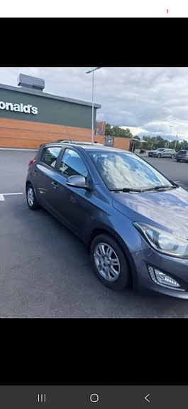 Hyundai i20 2 of 5