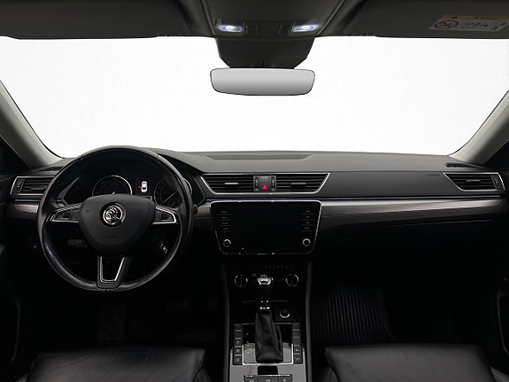 Skoda Superb 16 of 30