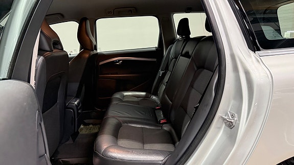 Volvo V70 15 of 18
