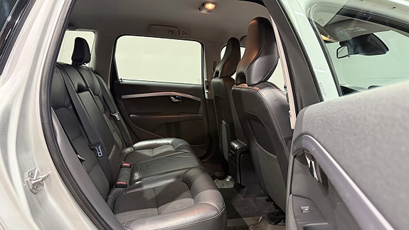 Volvo V70 16 of 18