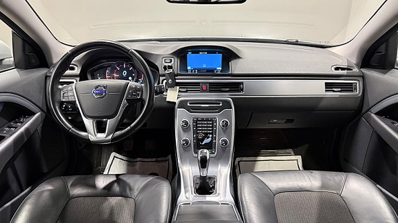 Volvo V70 8 of 18