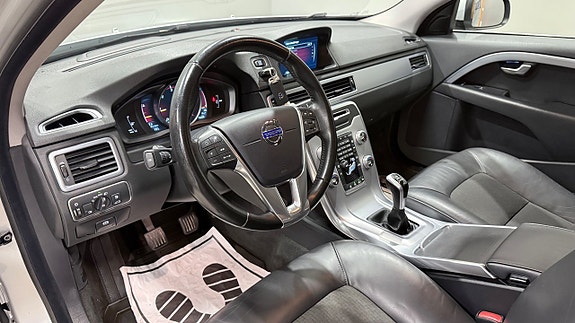 Volvo V70 7 of 18