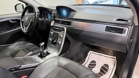 Volvo V70 11 of 18