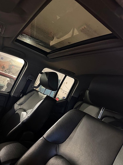 Nissan Navara Double Cab 2.5 dCi | 171 ch | BVA | Double cabine | Attelage fixe | Révision récente | Climatisation
