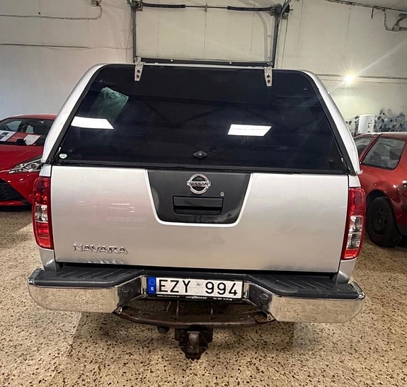 Nissan Navara Double Cab 2.5 dCi | 171 ch | BVA | Double cabine | Attelage fixe | Révision récente | Climatisation