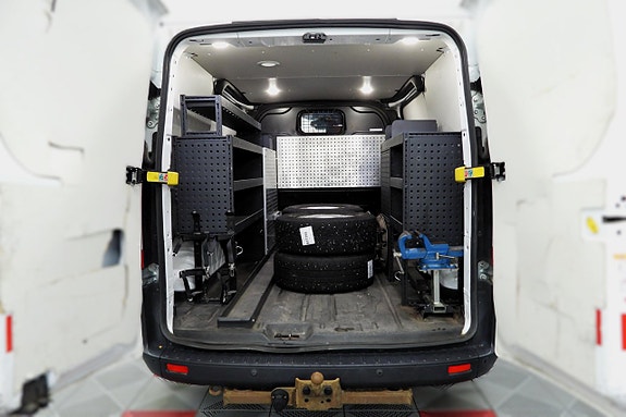Ford Transit Custom 11 of 30