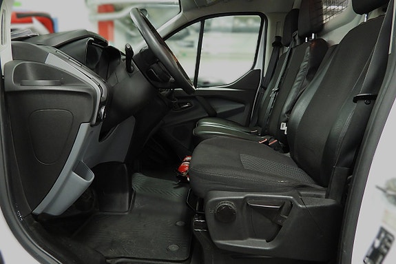 Ford Transit Custom 25 of 30