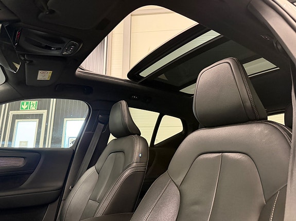 Volvo XC40 27 of 30