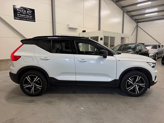Volvo XC40 6 of 30