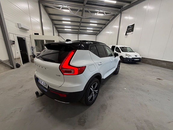 Volvo XC40 5 of 30