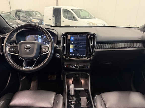 Volvo XC40 15 of 30